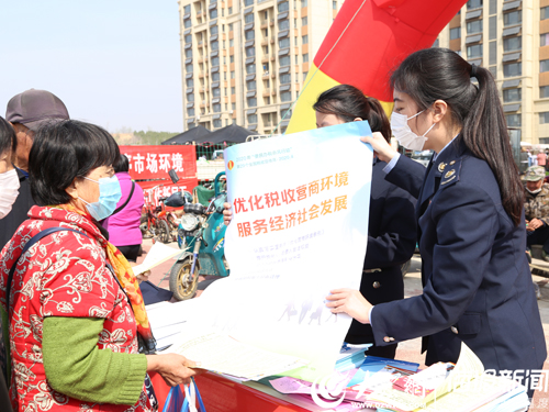 臨港區稅務局進基層 便民辦稅普及稅法知識，助力企業管理升級